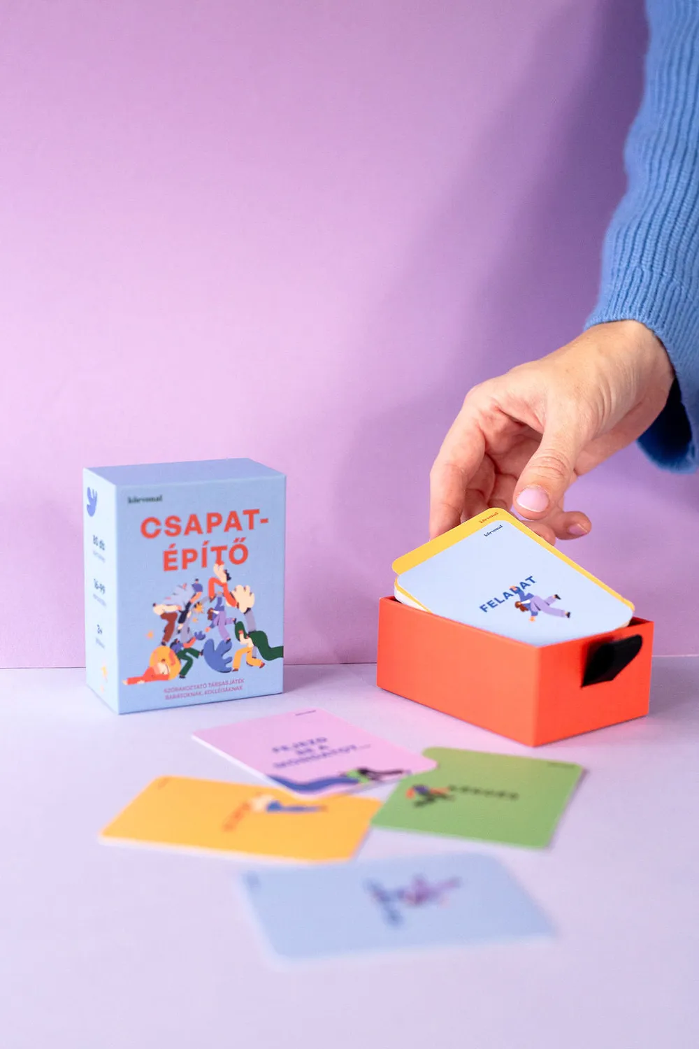 körvonal Csapatépitő gioco di carte team lavoro