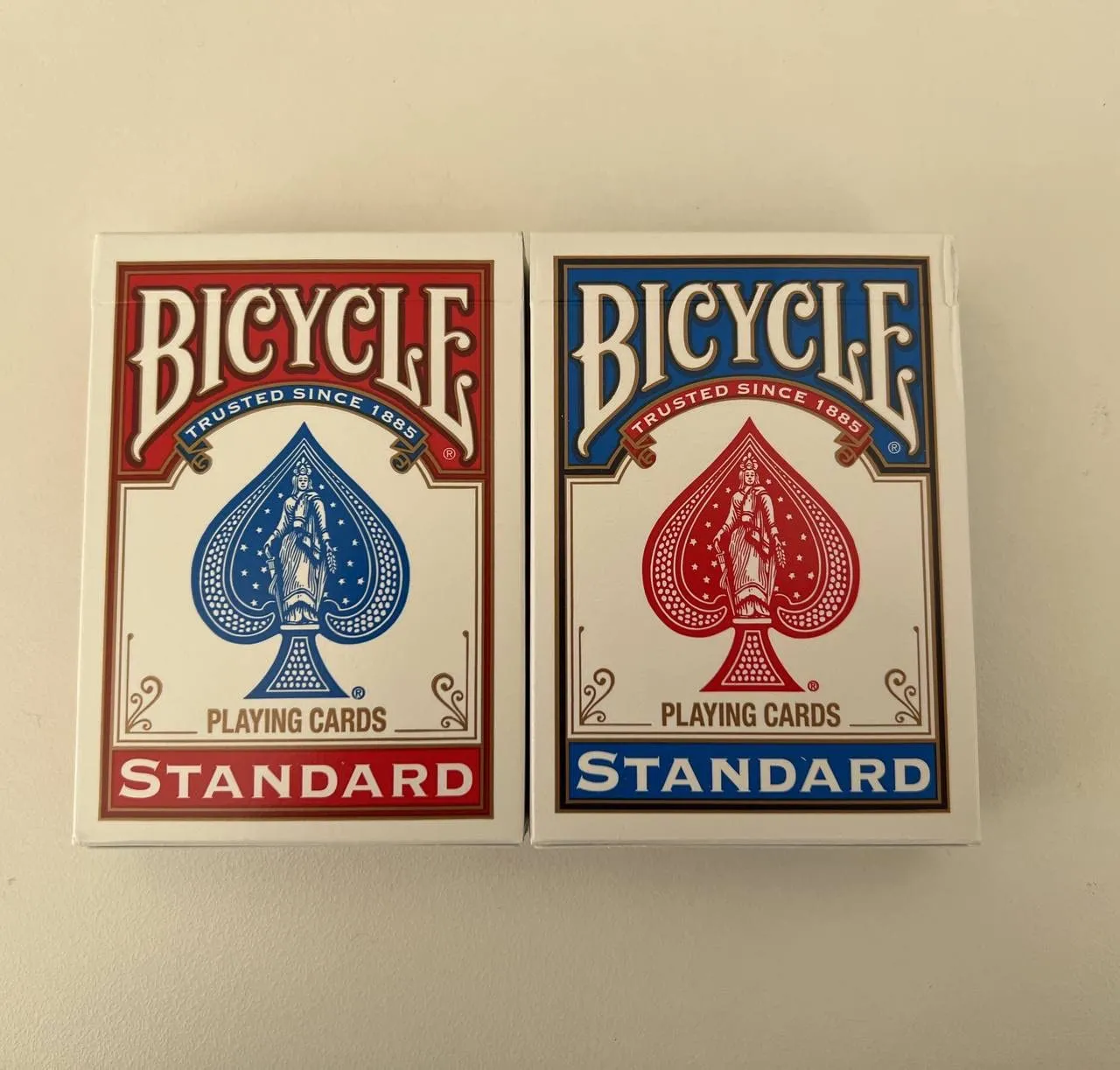 Bicycle Rider Back 808 carte da poker doppio mazzo rosso blu