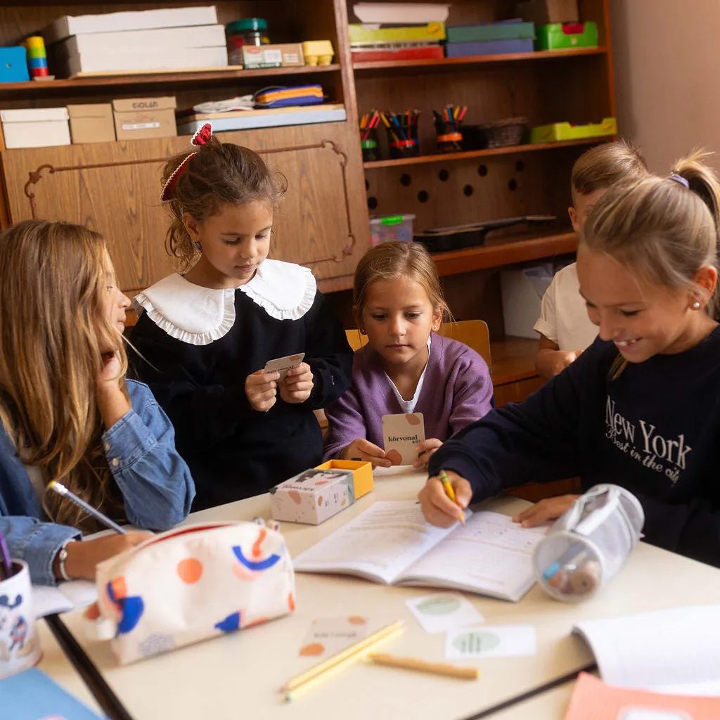 körvonal kids gioco di carte bambini ungherese