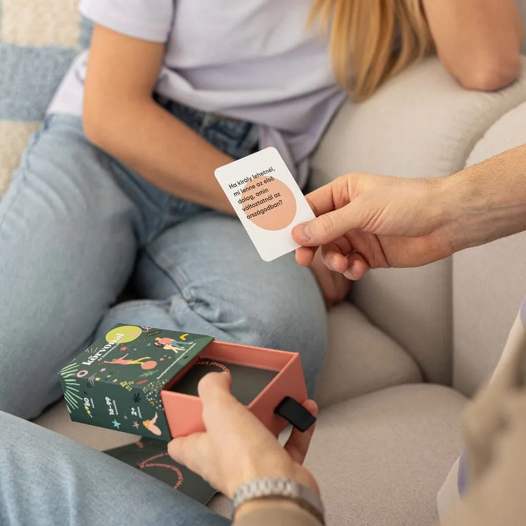 körvonal gioco di carte conversazione ragazzi
