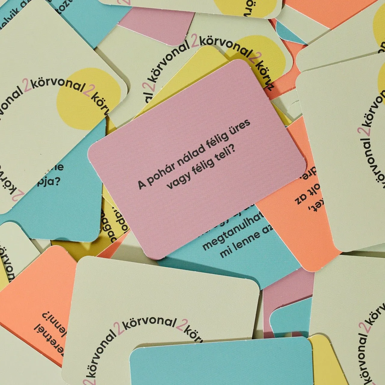 körvonal 2 gioco di carte conversazione nuove domande